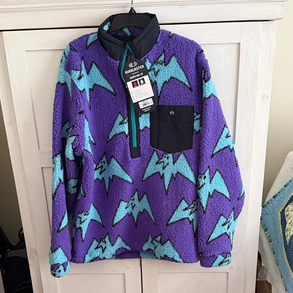 Airblaster Sherpa Half Zip Big Terry
Purps Size: Men’s  L (NWT)